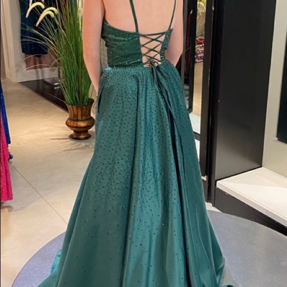 NWT PROM DRESS - Picture 2 of 2